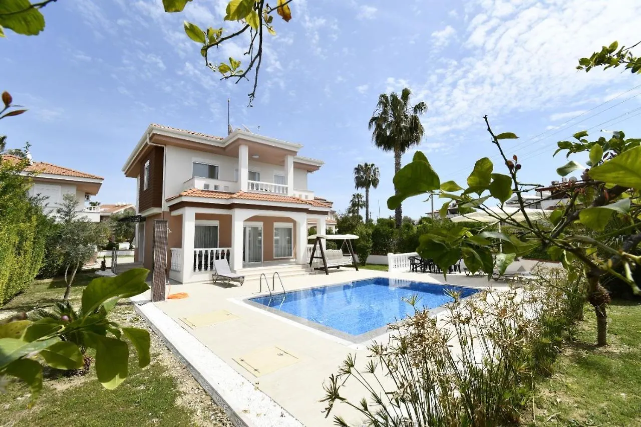 Aguarius Villas Side