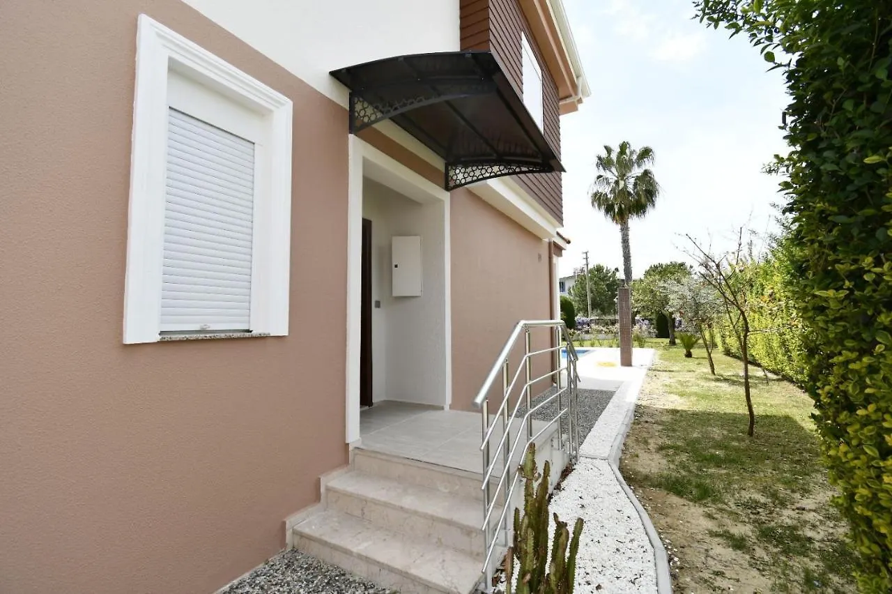 Aguarius Villas Side