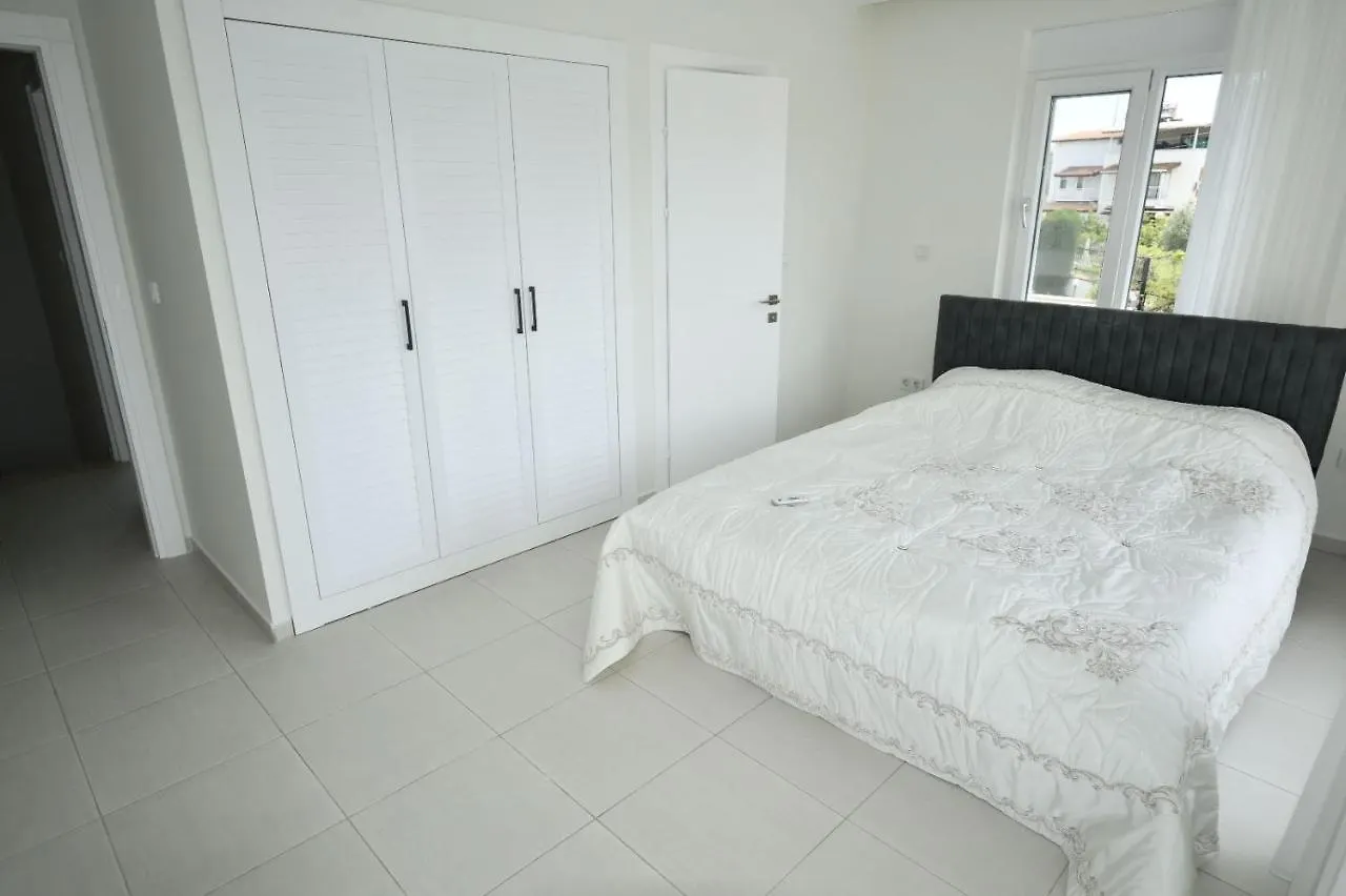 Aguarius Villas Side